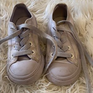 Toddler size 7 Converse